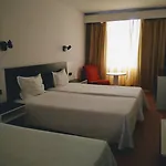 Hotel Amadeos - - Porto 3*