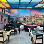 Hotel Amadeos - - Porto 3*