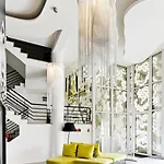 Amadeos - - Porto Hotel 3*