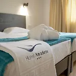 Amadeos - - Porto Hotel