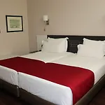 Amadeos - - Porto Hotel 3*