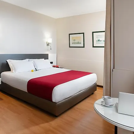 Amadeos - - Porto 3*