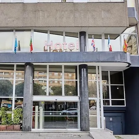 Hotel Amadeos - - Porto Matosinhos (Porto)