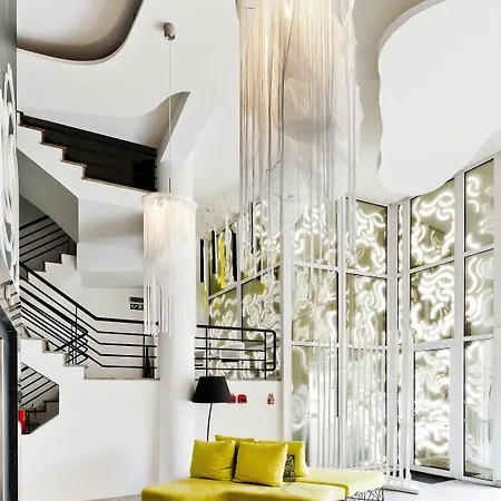 Amadeos - - Porto Hotel 3*