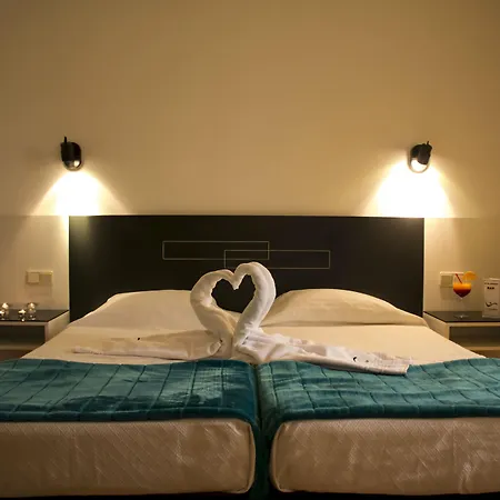 Hotel Amadeos - - Porto Matosinhos (Porto)