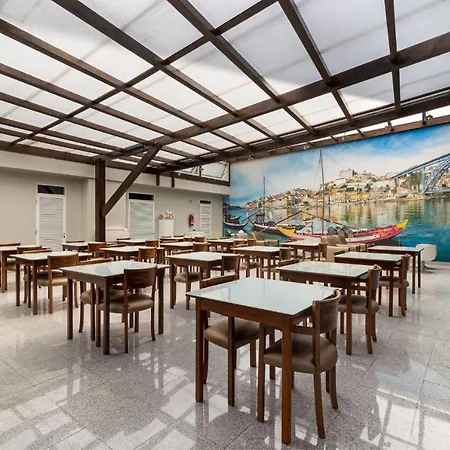 Amadeos - - Porto 3*