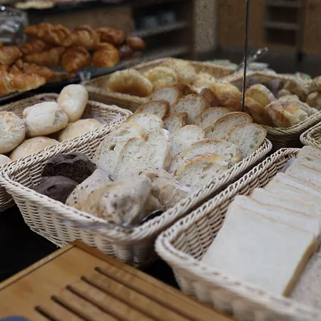 Отель Amadeos - - Porto 3*