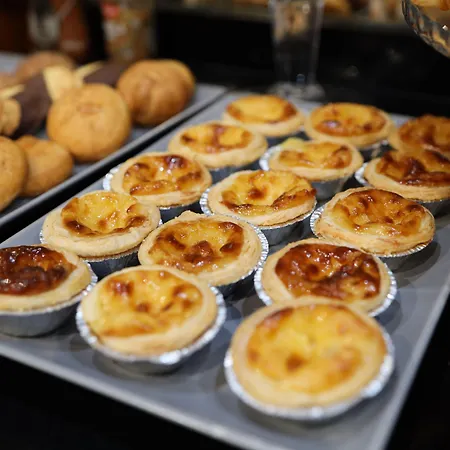 Amadeos - - Porto Отель Матозиньюш