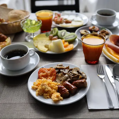 Amadeos - - Porto Hotel 3*