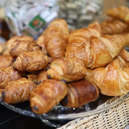 Отель Amadeos - - Porto