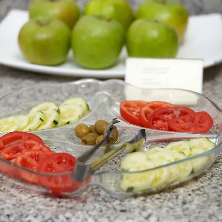 Отель Amadeos - - Porto