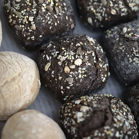 Amadeos - - Porto Hotel 3*