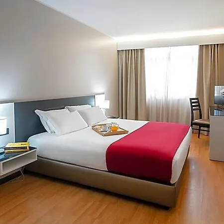 Amadeos - - Porto 3*