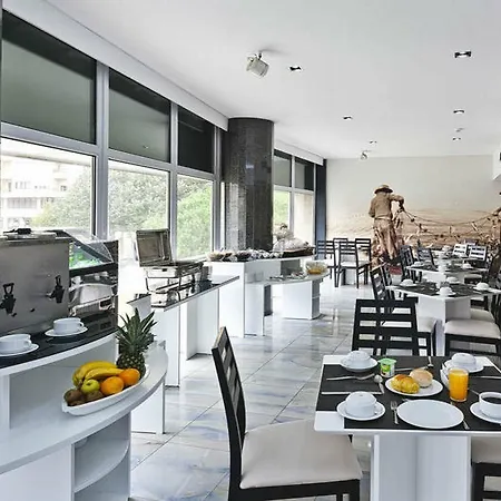 Amadeos - - Porto 3*