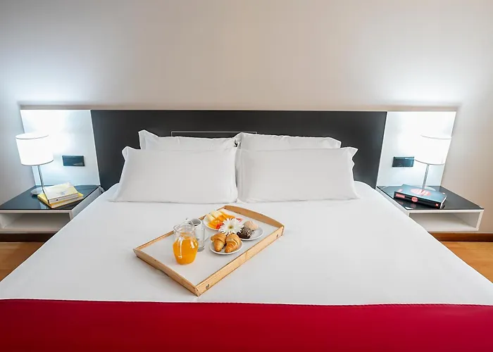 Hotel Amadeos - - Porto