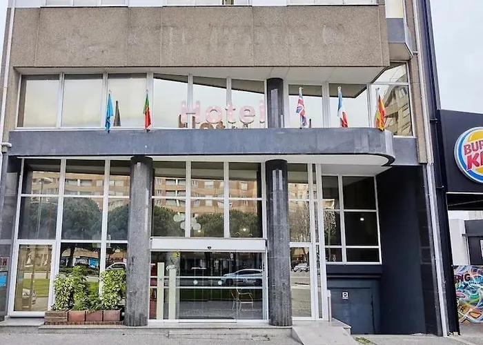 Hotel Amadeos - - Porto Matosinhos (Porto)