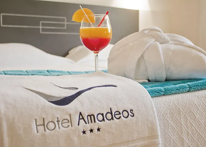 Amadeos - - Porto מלון 3*