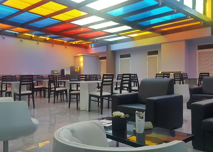 Amadeos - - Porto 3* Matosinhos (Porto)