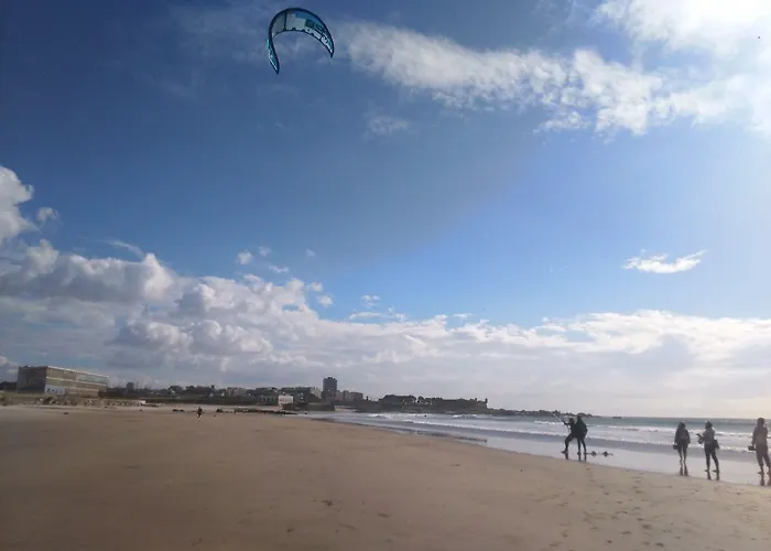 Amadeos - - Porto מלון