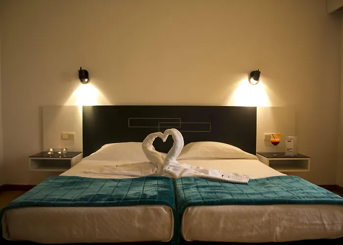 Hotel Amadeos - - Porto Matosinhos (Porto)