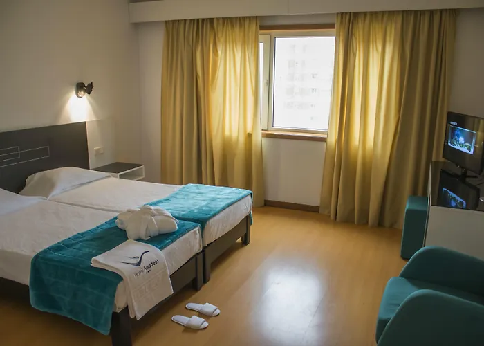 Amadeos - - Porto Hotel 3*