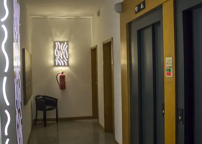 Amadeos - - Porto Hotel 3*