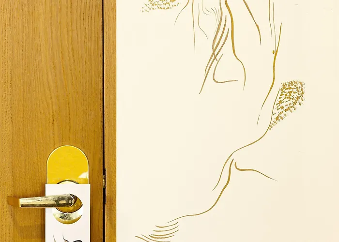 Amadeos - - Porto 3*