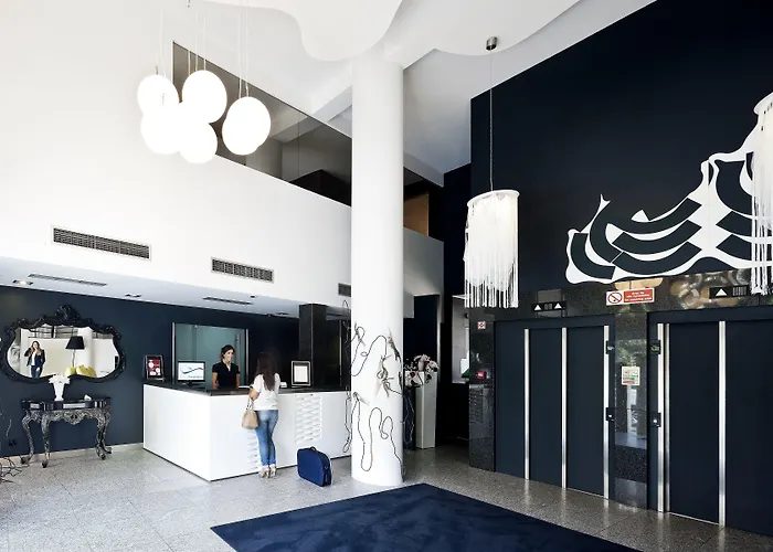 Hotel Amadeos - - Porto Matosinhos (Porto)