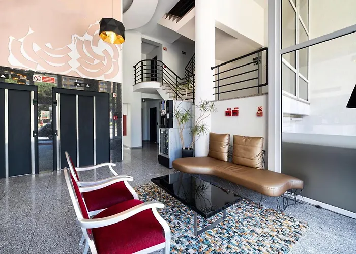 Amadeos - - Porto מלון 3*