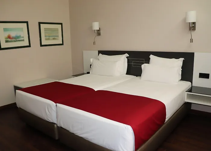 Amadeos - - Porto מלון 3*