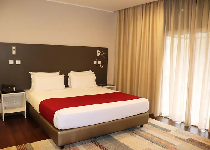 Hotel Amadeos - - Porto Matosinhos (Porto)