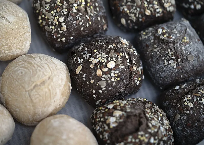 Amadeos - - Porto Hotel 3*